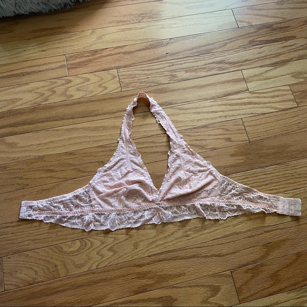Wireless unlined laced halter bra